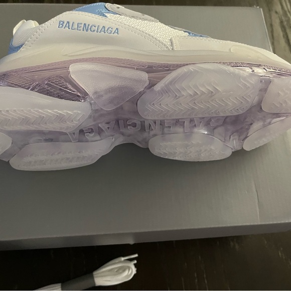 Never worn with box. - Picture 9 of 11